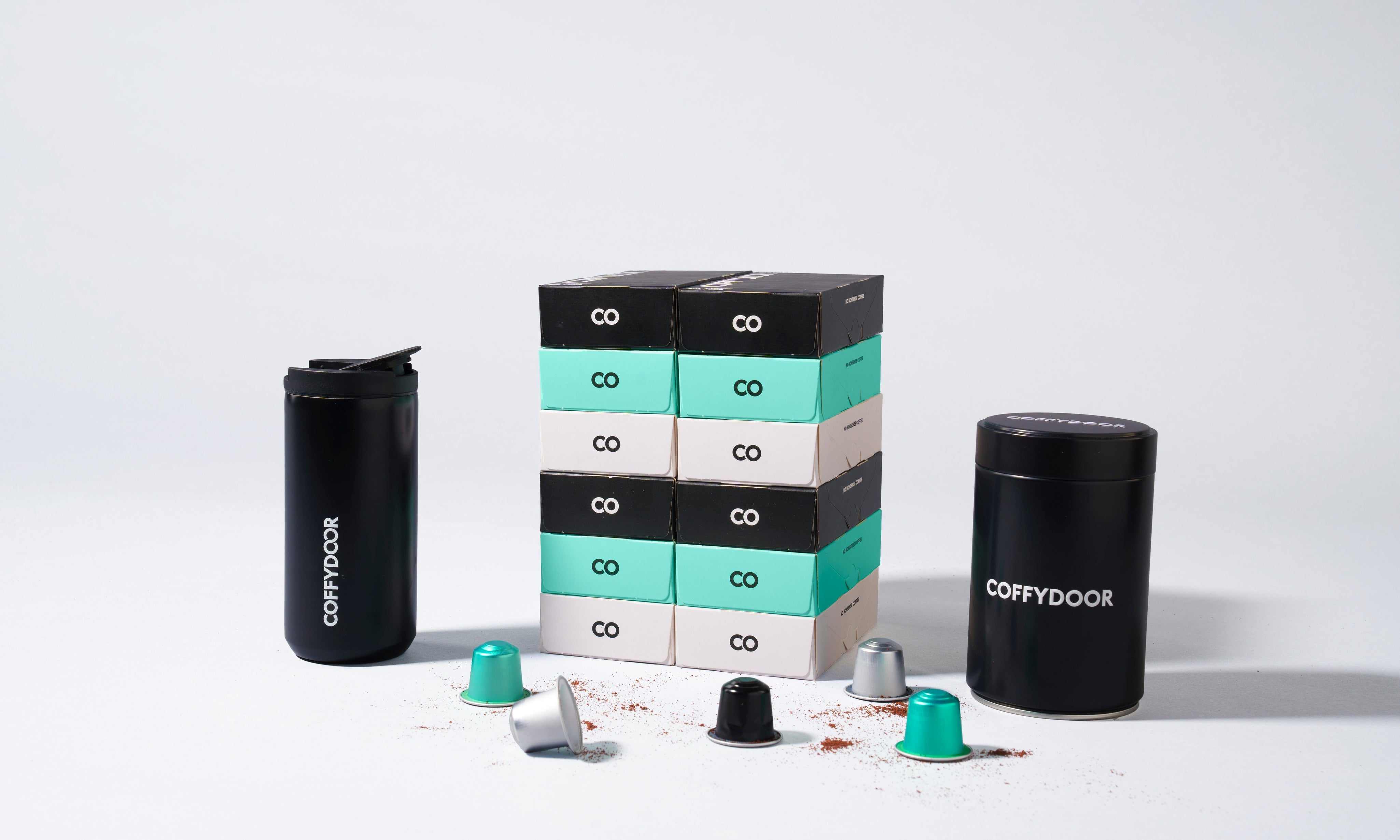 120_Kapslar_Termosmugg_Black_Tin_1__5606x3738_a4063d8e-dd04-4421-9833-deea820729a7.jpg