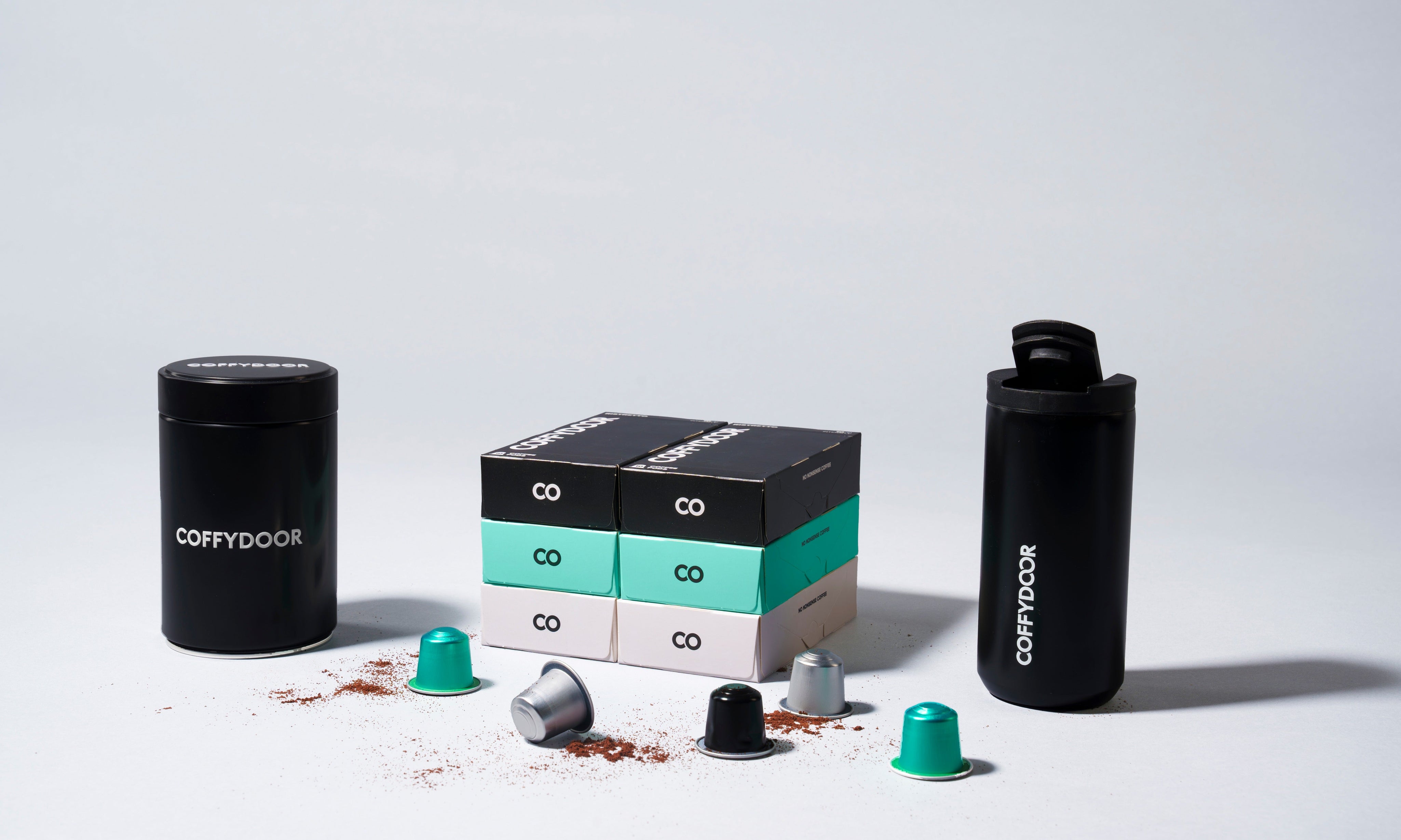 60_Kapslar_Termosmugg_Black_Tin_5606x3738_2ba152b0-ce0e-49a6-a41b-6132897ab85d.jpg